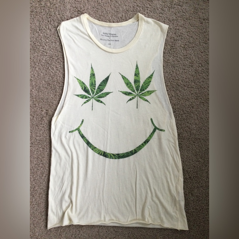 Urban Outfitters 🪴 T-shirt